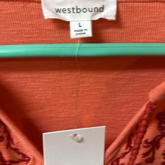 Ladies Blouse - Picture 2 of 5